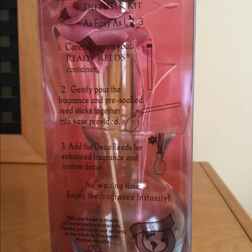 Apple blossom reed diffuser with vase and reeds 10 oz By Patriot candles